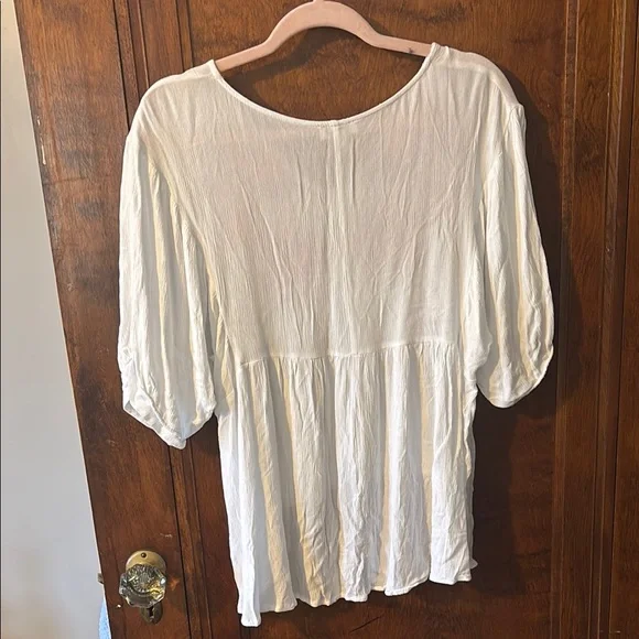 Umgee White Embroidered Pink Floral High Low Top Size L - Picture 2 of 9